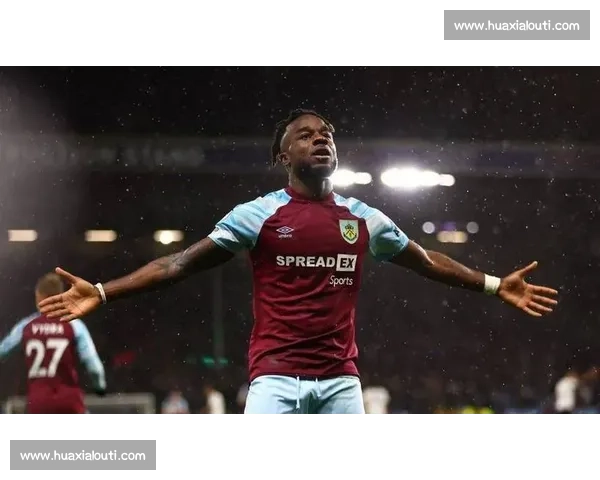 西汉姆联对阵阿斯顿维拉战术走势与胜负关键深度解析比赛前瞻全面